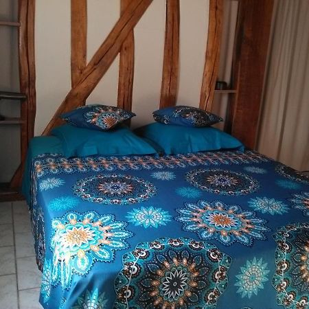 Chambre D'Hotes Des P'Tits Bonheurs Dosches Exterior photo